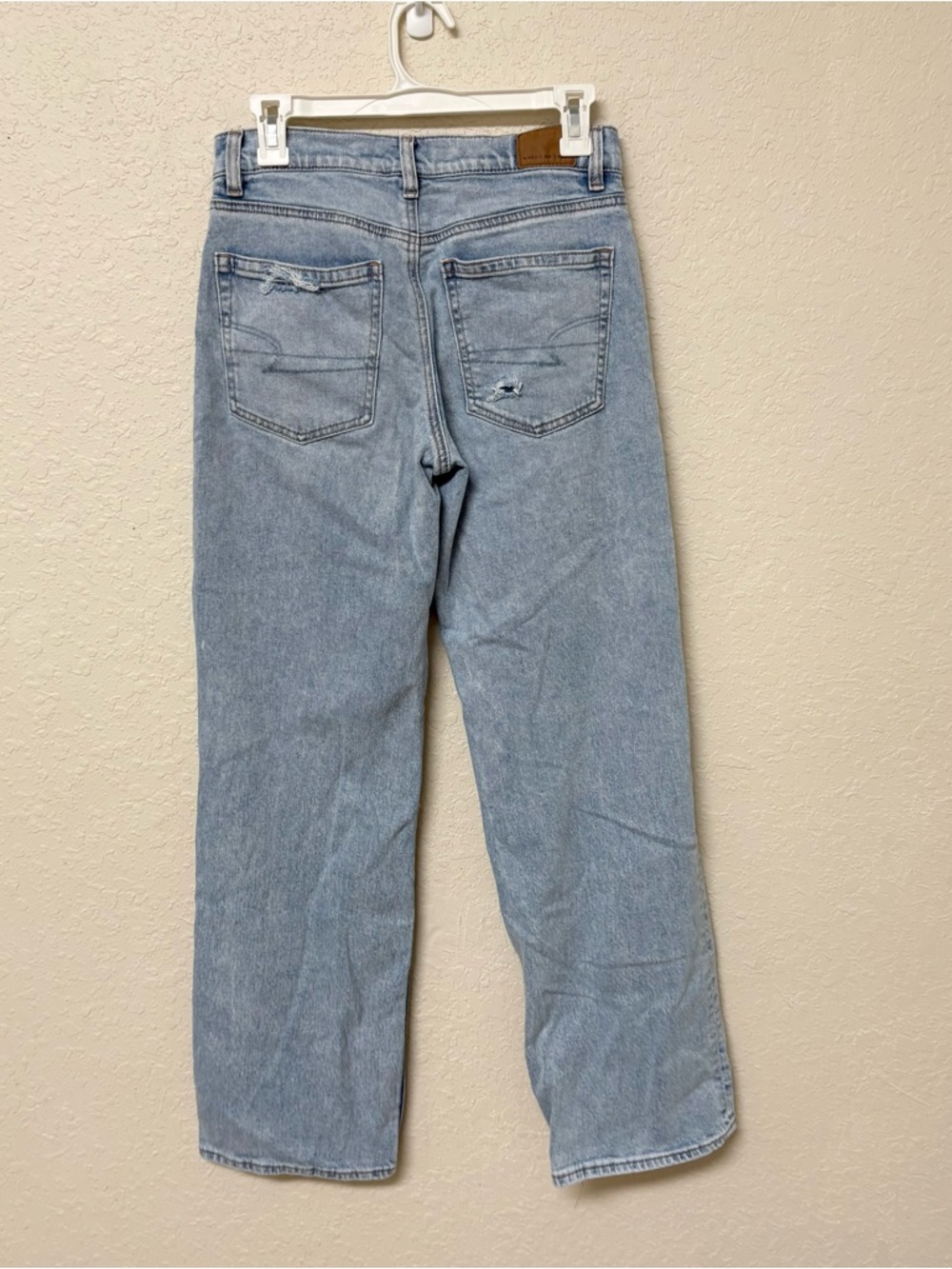 American Eagle Jeans Blue Denim Stovepipe Strigid Light Wash Size 2 Long - Picture 2 of 7